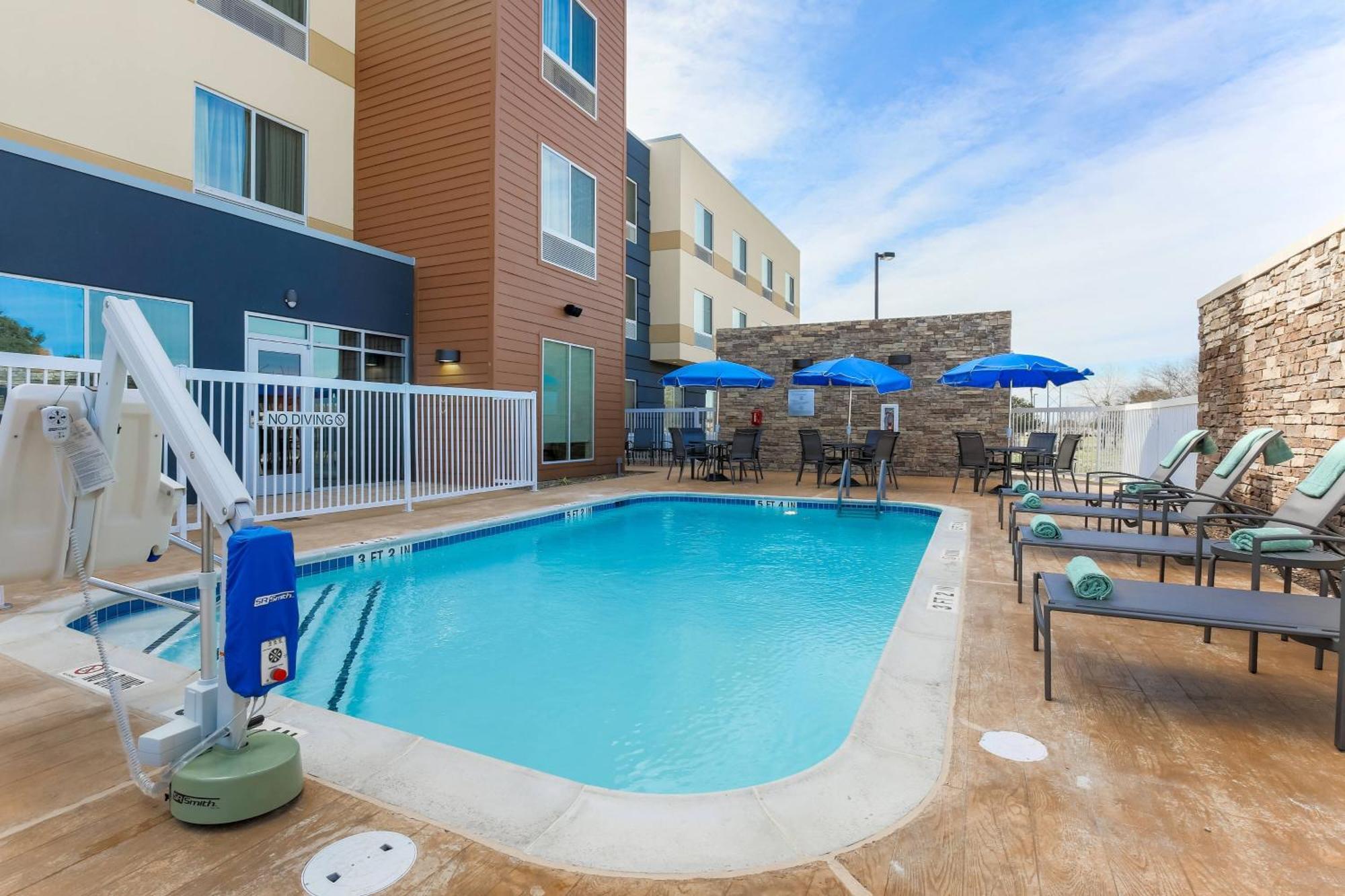 Fairfield Inn & Suites By Marriott Cuero エクステリア 写真